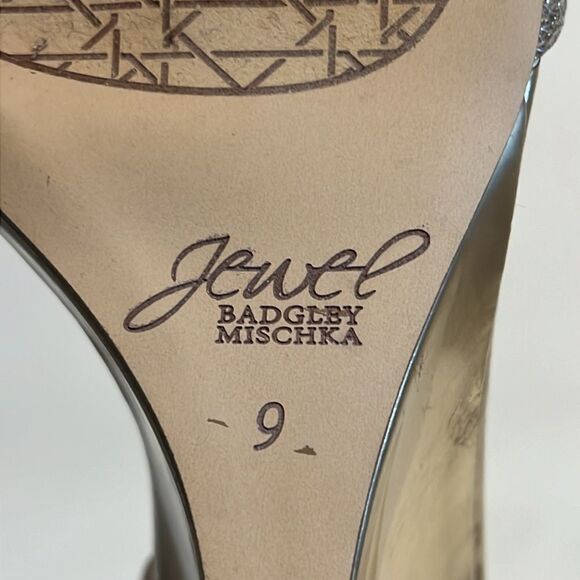 Badgley Mischka “Jewel” Gold Wedge Heel Strappy Sandals Shoes‎ Size 9 - Picture 11 of 14